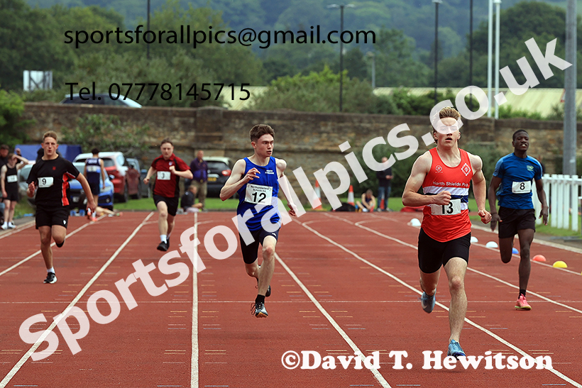 Boys 200 metres, 2025 Northumberland Schools Track and Fields, Wentworth, Hexham. Photo: David T. Hewitson/Sports for All Pics